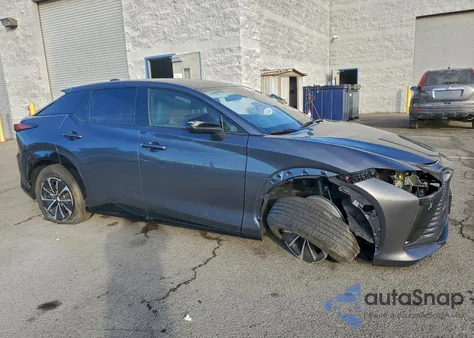 2024 Lexus Rz 300E z USA, uszkodzony, nr VIN JTJABABB2RA000685